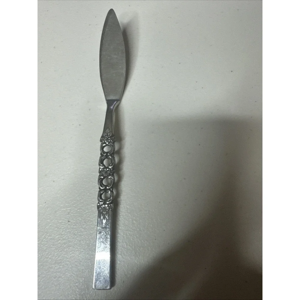 Oneida Royal Wisp   Stainless Flat Handle‎ Master Butter Knife Japan 6 7/8